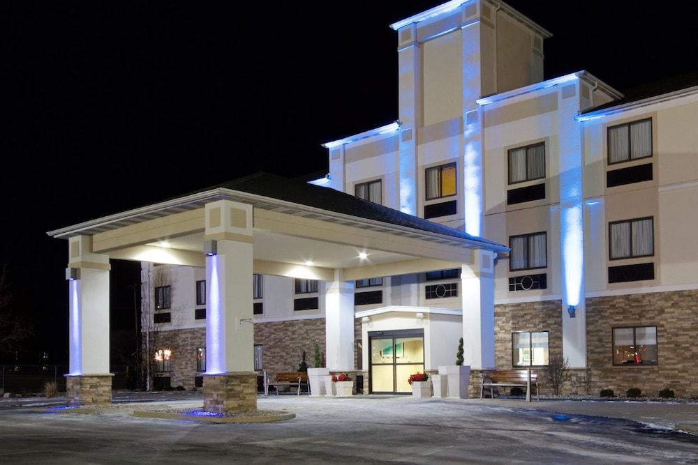 Holiday Inn Express Adrian by IHG photo 45