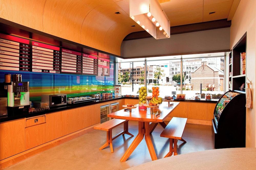 Aloft Milwaukee Downtown photo 31