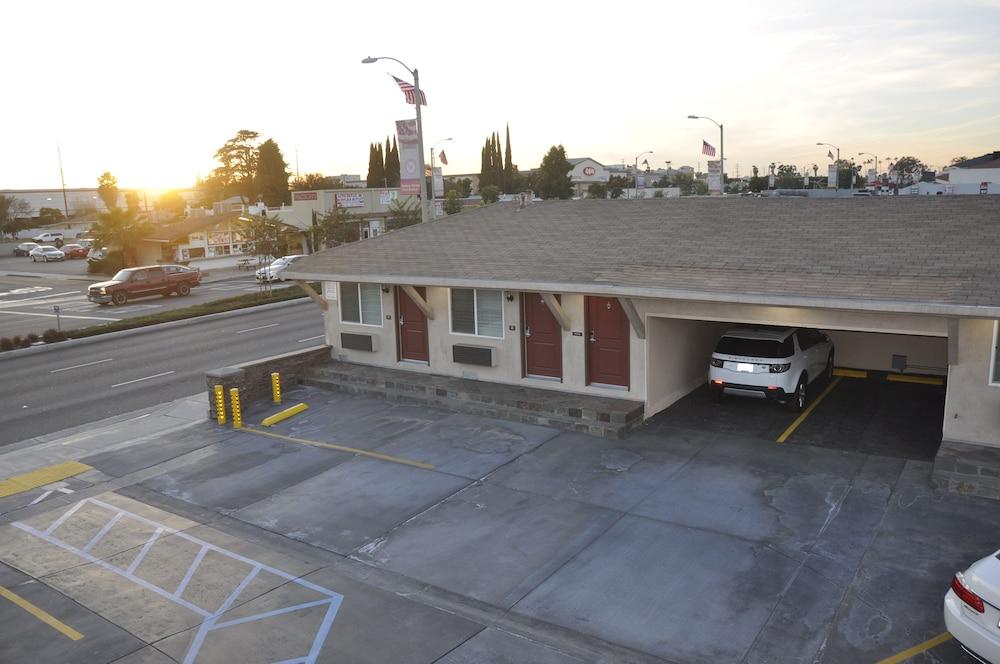 Sun Light Motel photo 17