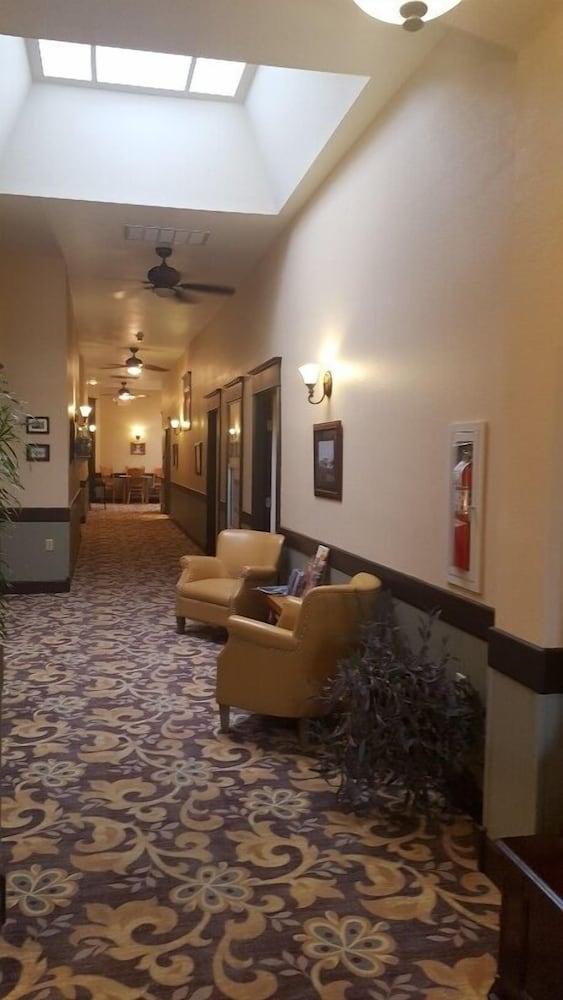 Heritage Inn photo 15