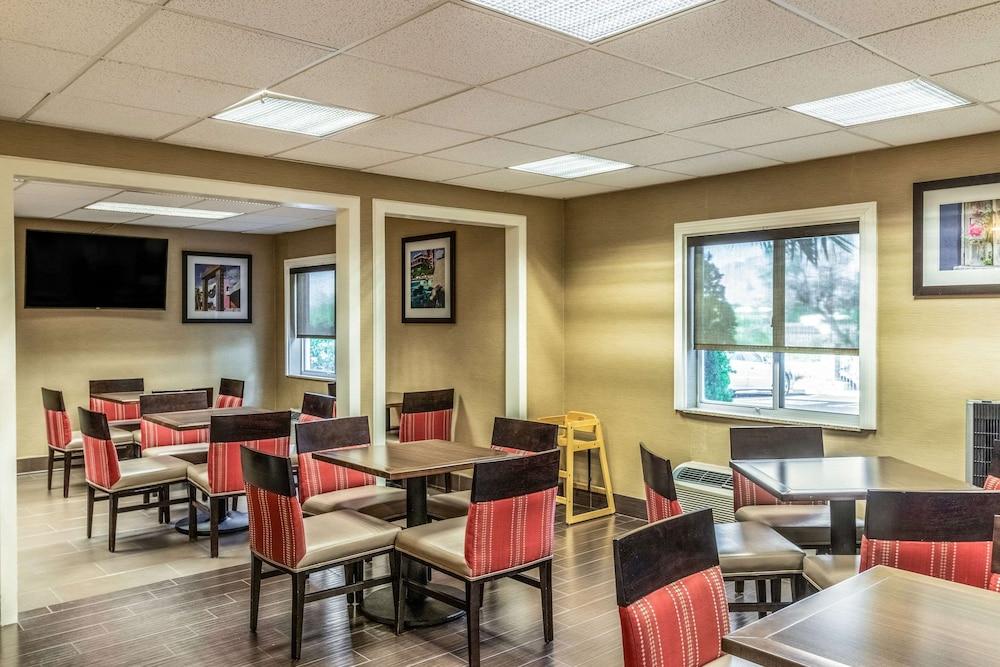 Comfort Inn Tucson Central photo 35
