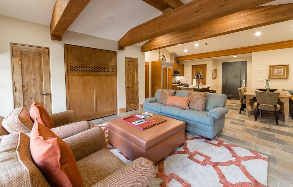 Studio Hotel Room by RedAwning photo 3