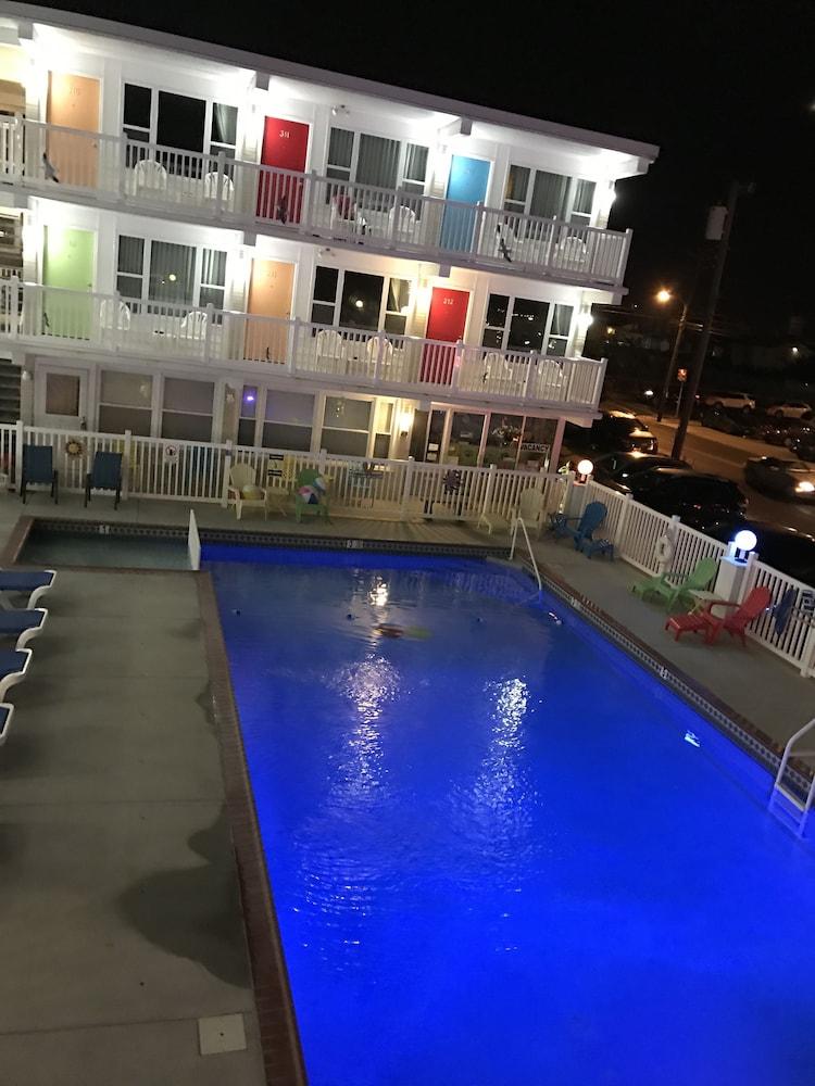 Lollipop Motel photo 39