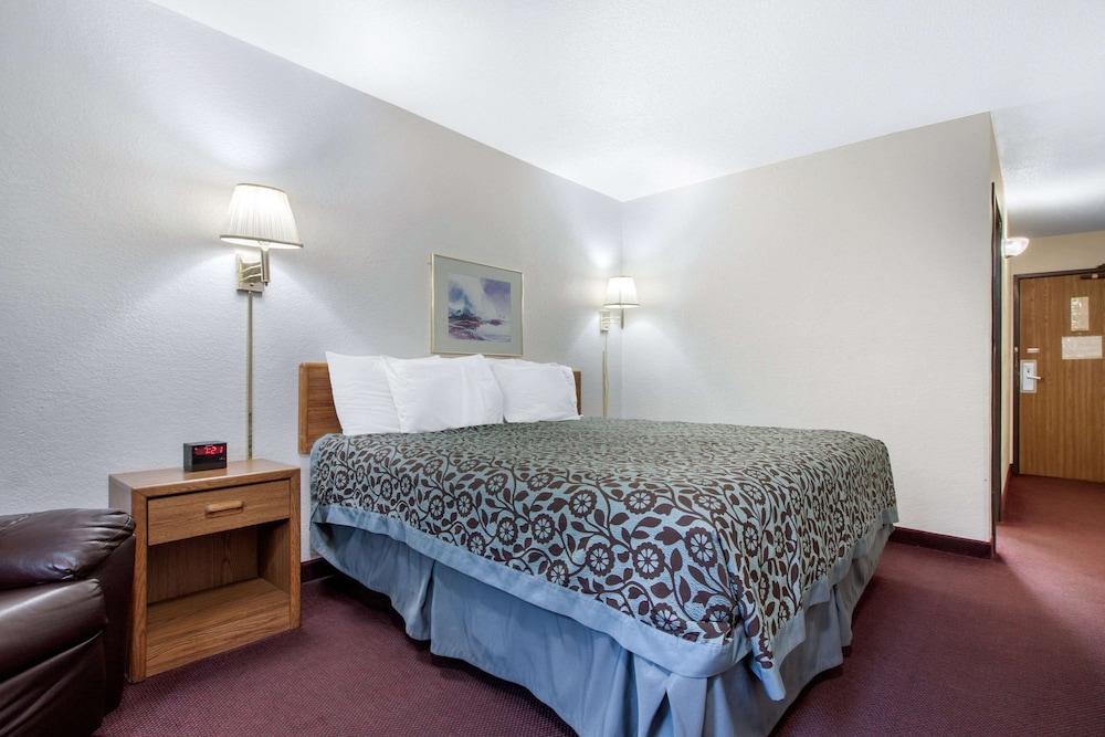 Econo Lodge Oacoma - Chamberlain West photo 64