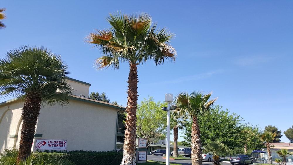 Town House Motel photo 21
