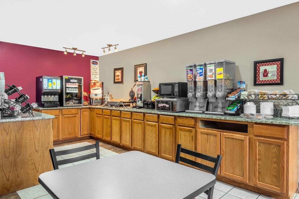 Baymont by Wyndham Enid photo 3