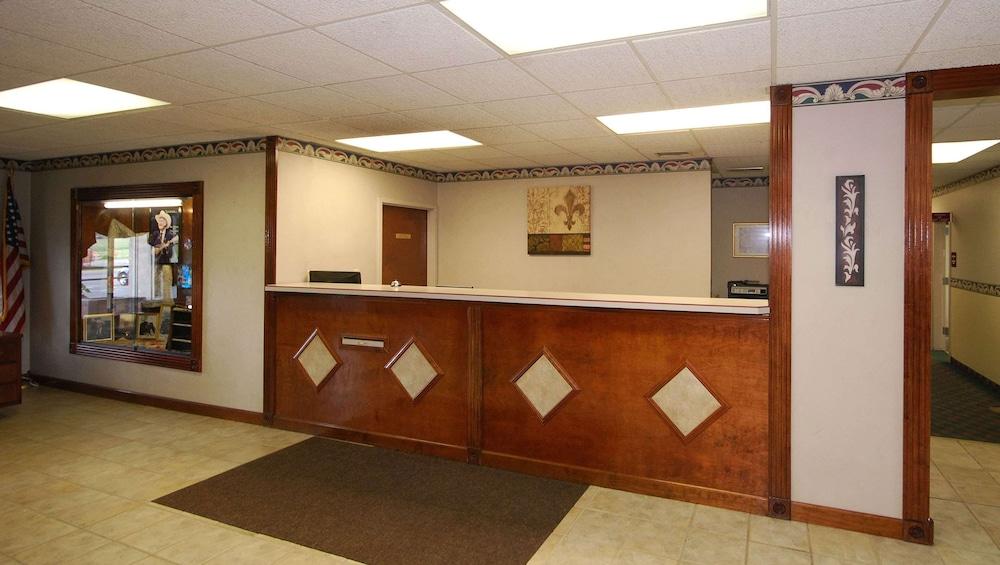 Beaver Dam Inn photo 20