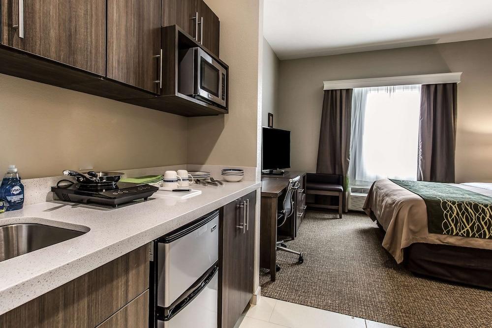Comfort Inn & Suites Snyder photo 12