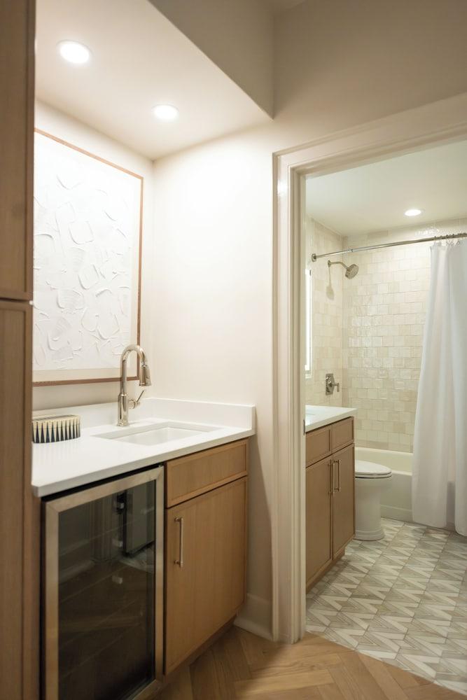 Garden District Hotel photo 36