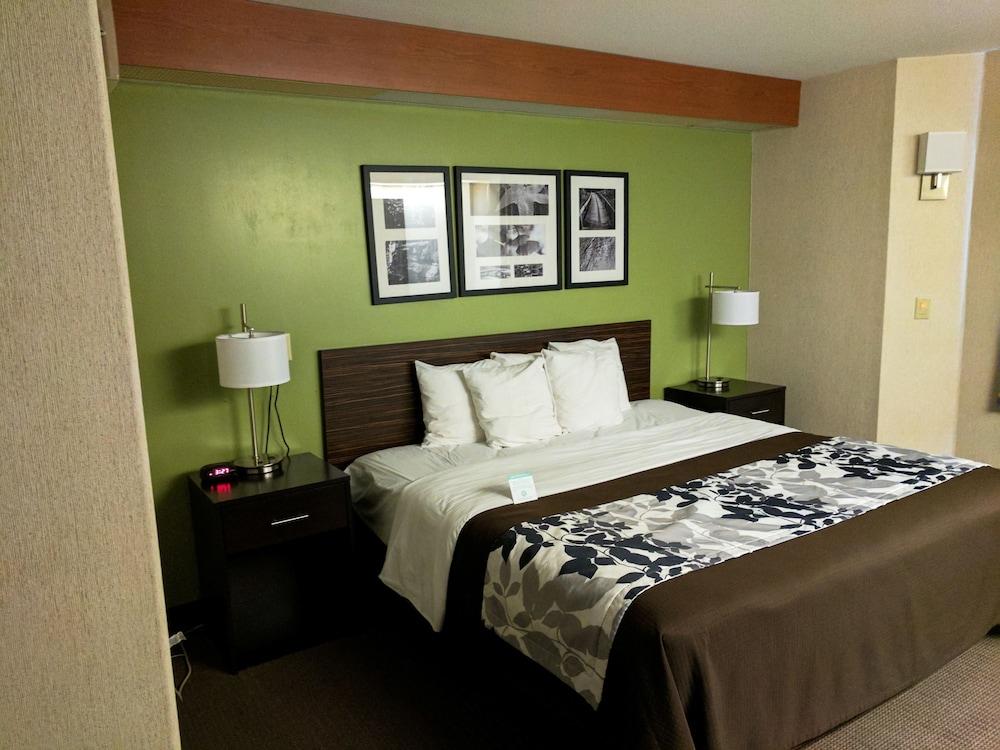 Sleep Inn & Suites Oregon - Toledo photo 6
