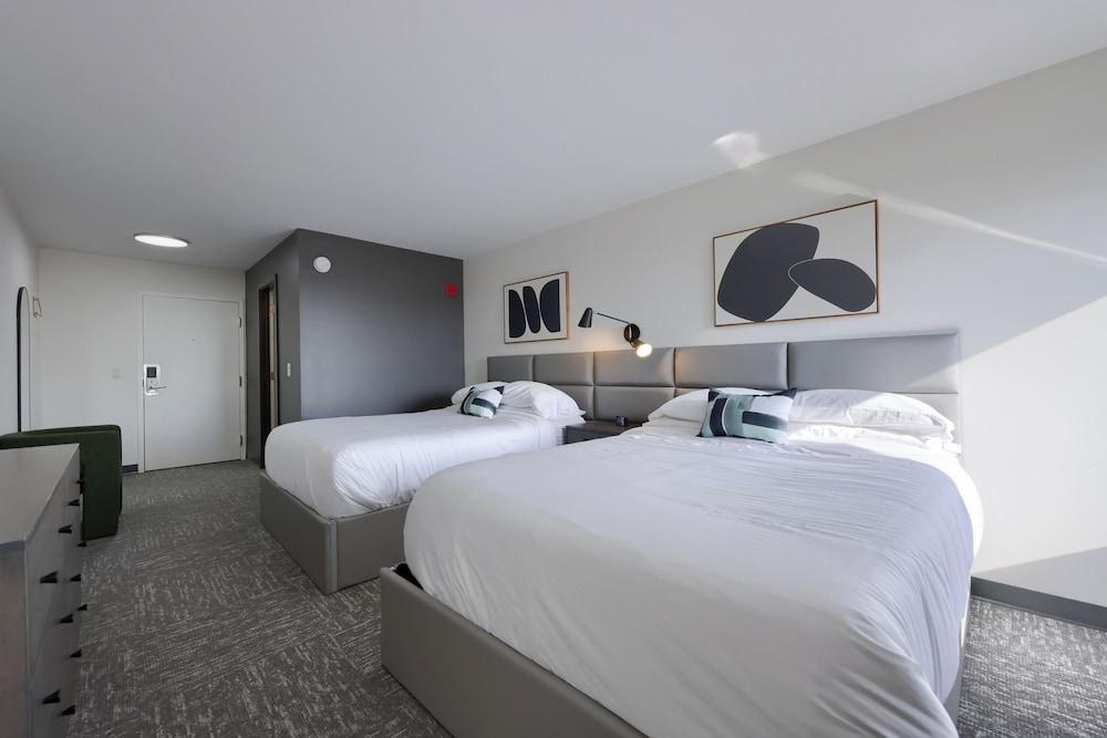 Lititz Pointe Inn and Suites photo 13