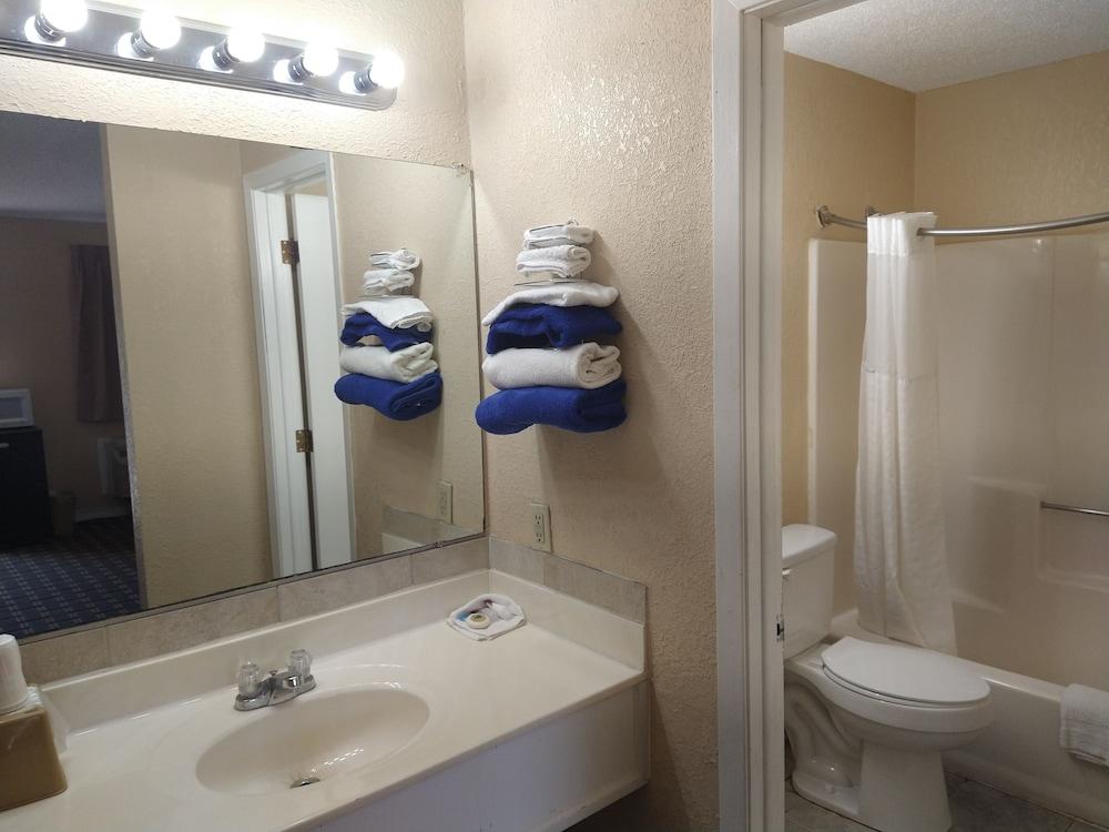 Grand View Plaza Inn & Suites photo 90
