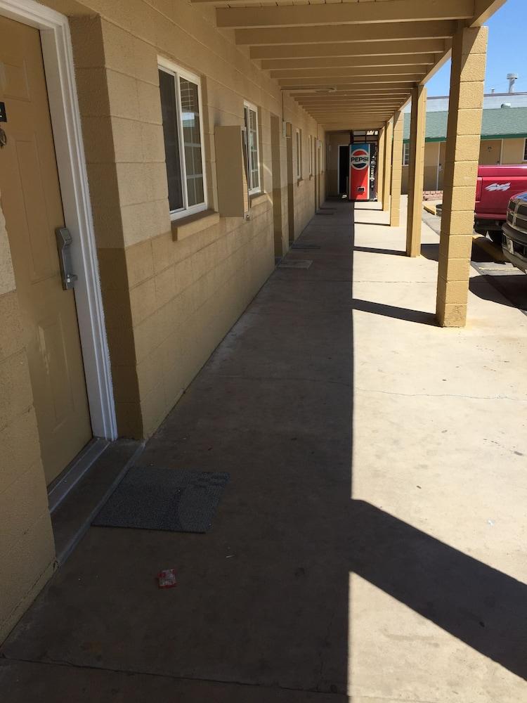 Encore Motel photo 34