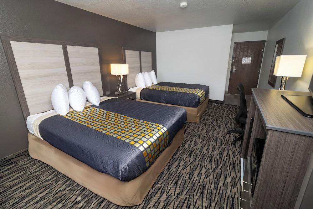 Big Sky Inn photo 20