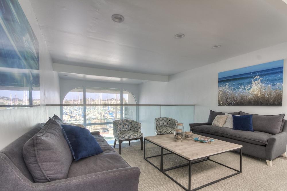 Oceanside Marina Suites photo 25