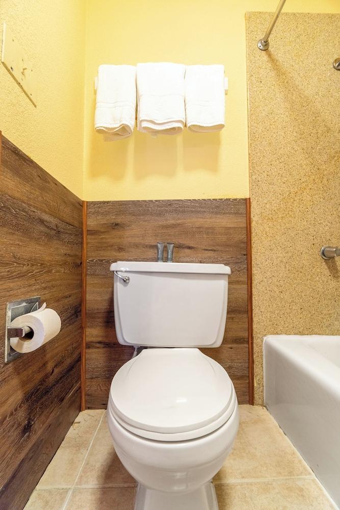 River Valley Motor Inn photo 67