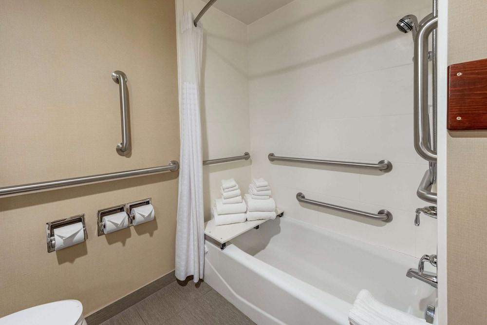 Comfort Inn & Suites Pittsburgh South photo 26