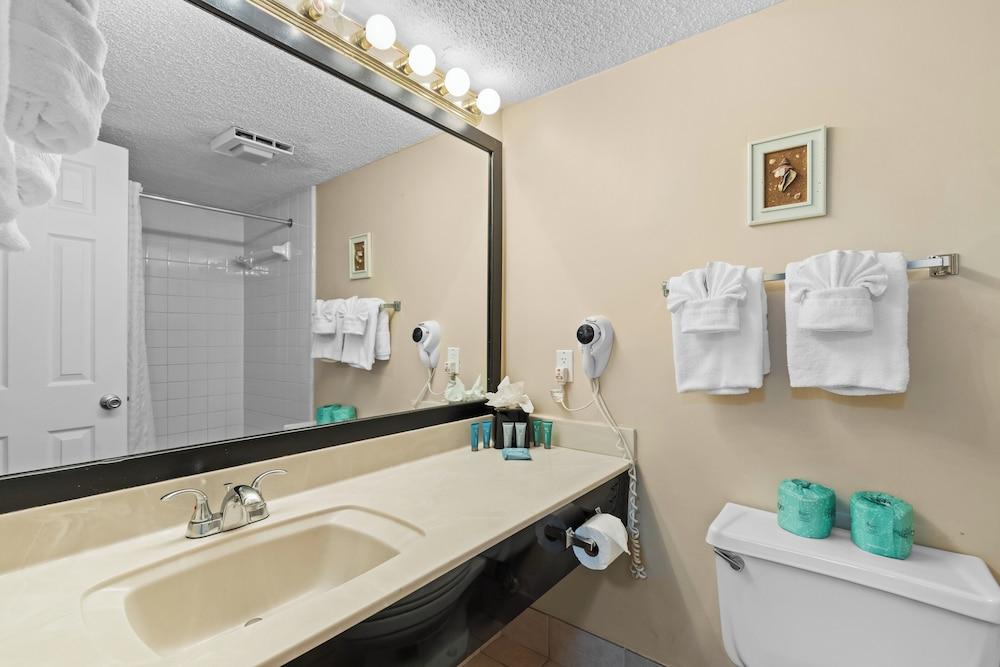 Grande Shores Ocean Resort photo 35