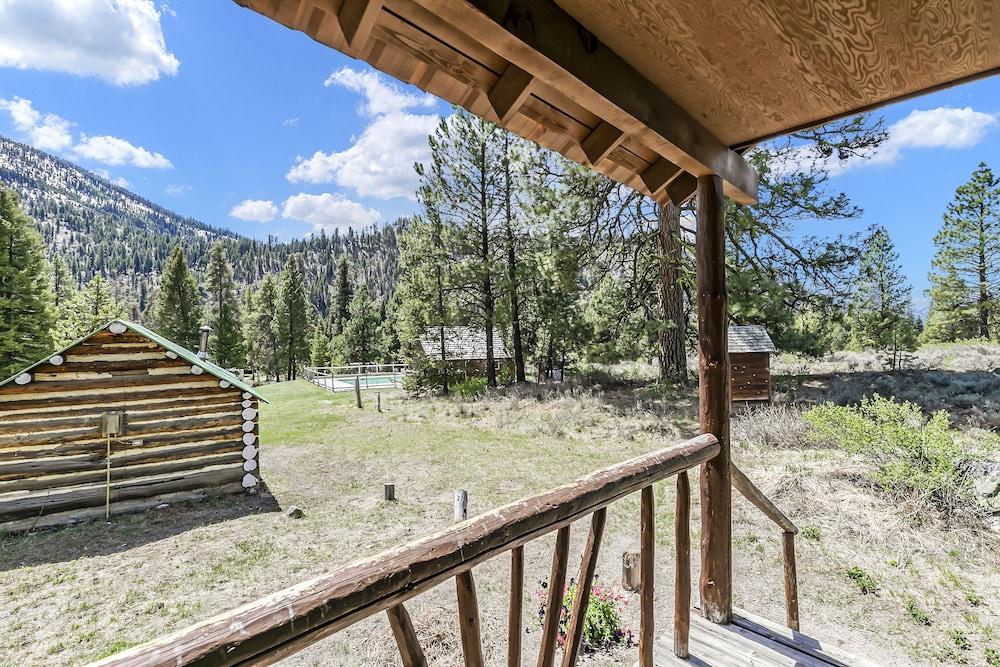Sawtooth Lodge photo 27