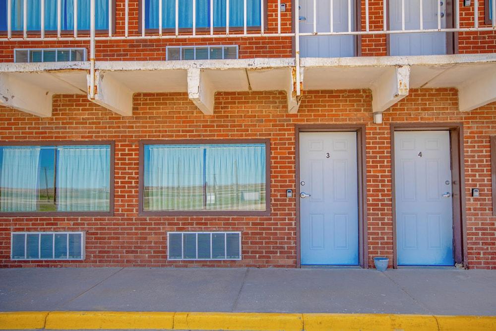 OYO Crossroads Inn photo 48