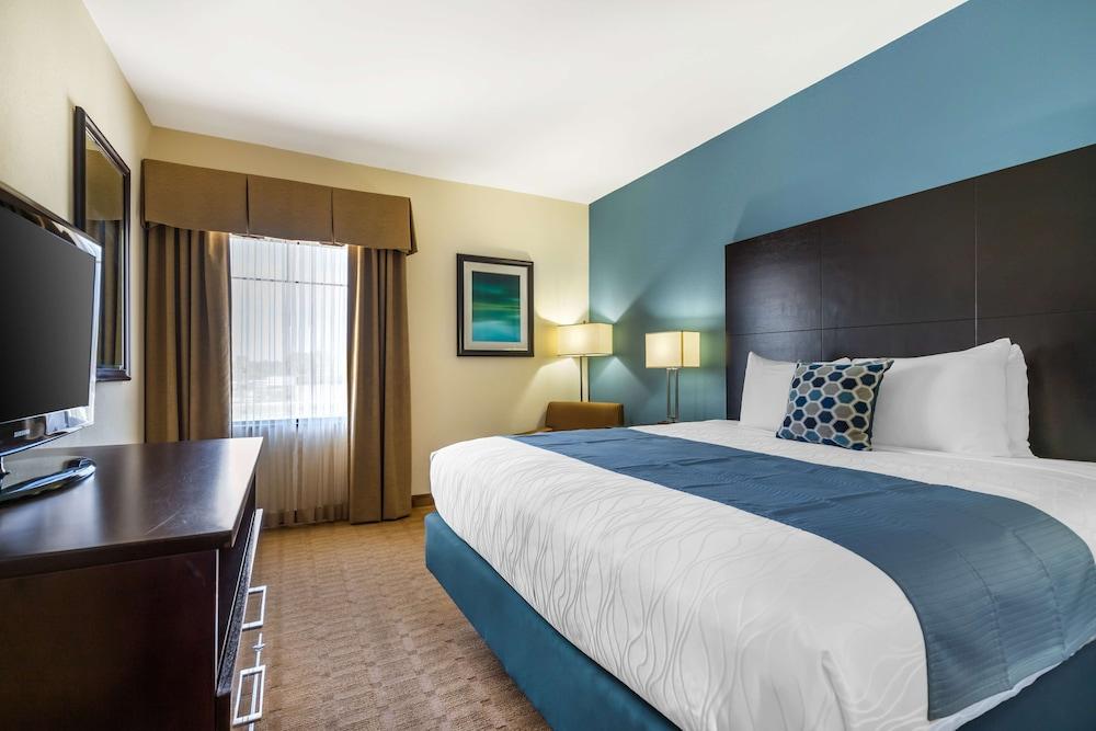 Best Western Plus Lytle Inn & Suites photo 24