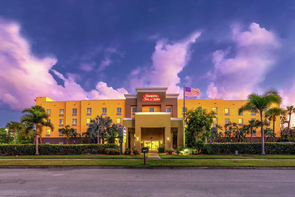 Hampton Inn & Suites Ft. Pierce photo 1