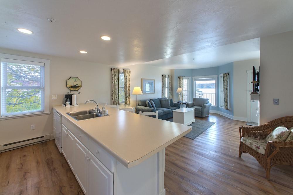 Edgewater Resort photo 45