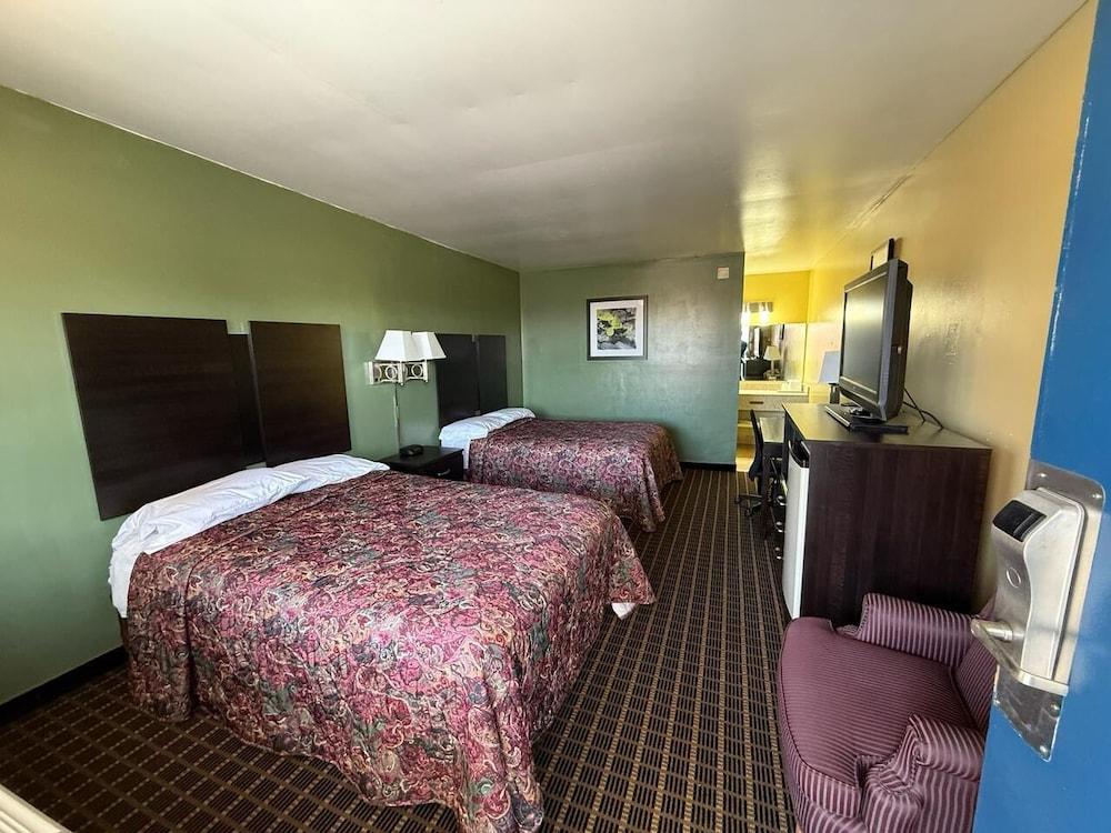 Relax Inn photo 21