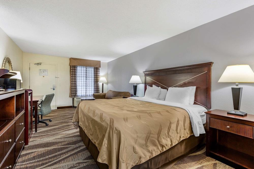 Quality Inn Windsor Mill - Baltimore photo 12