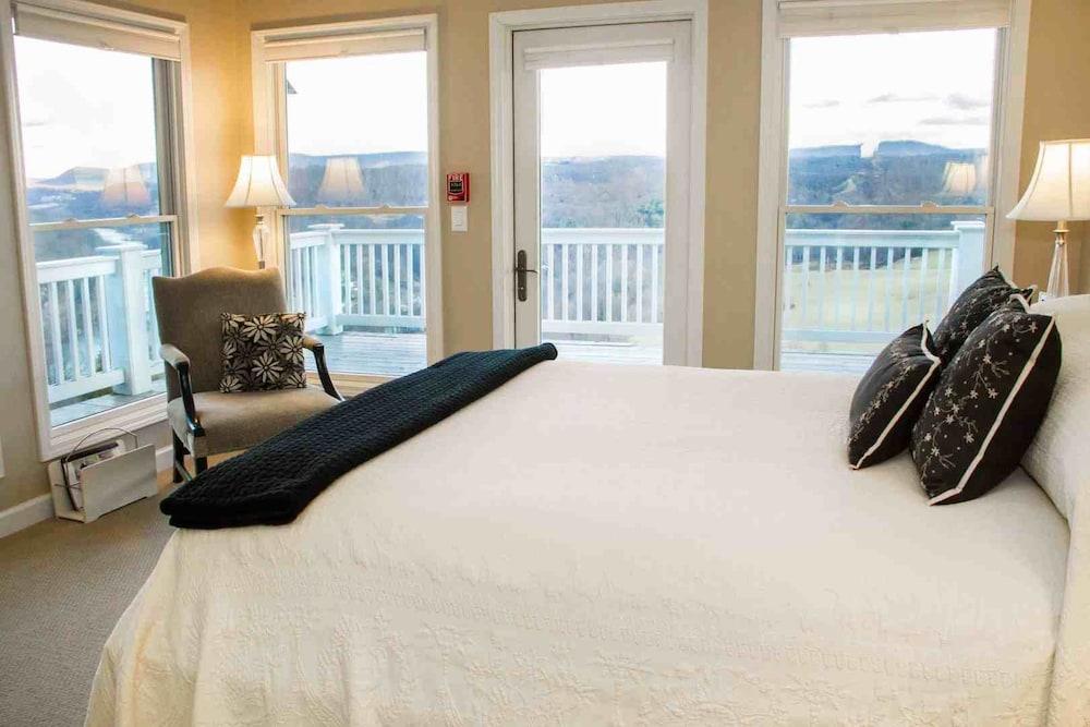 Inn at Riverbend photo 16