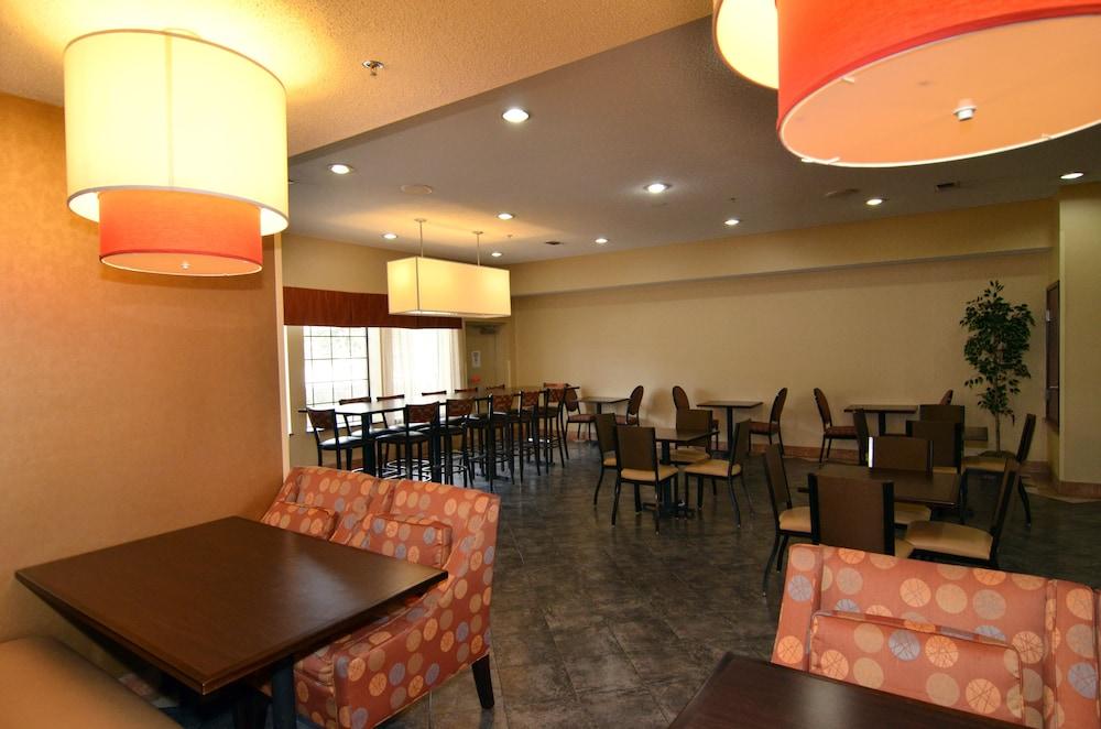 Comfort Inn & Suites Burnet photo 5