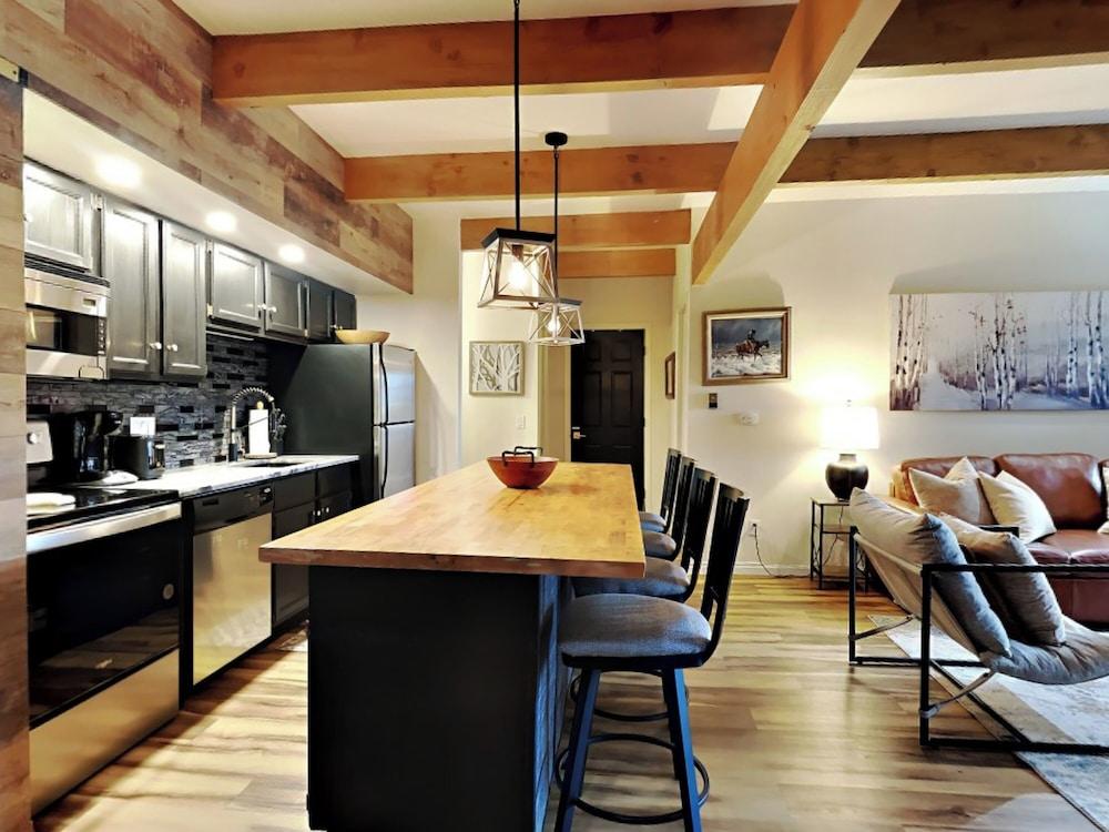 The Timberline Condominiums photo 32