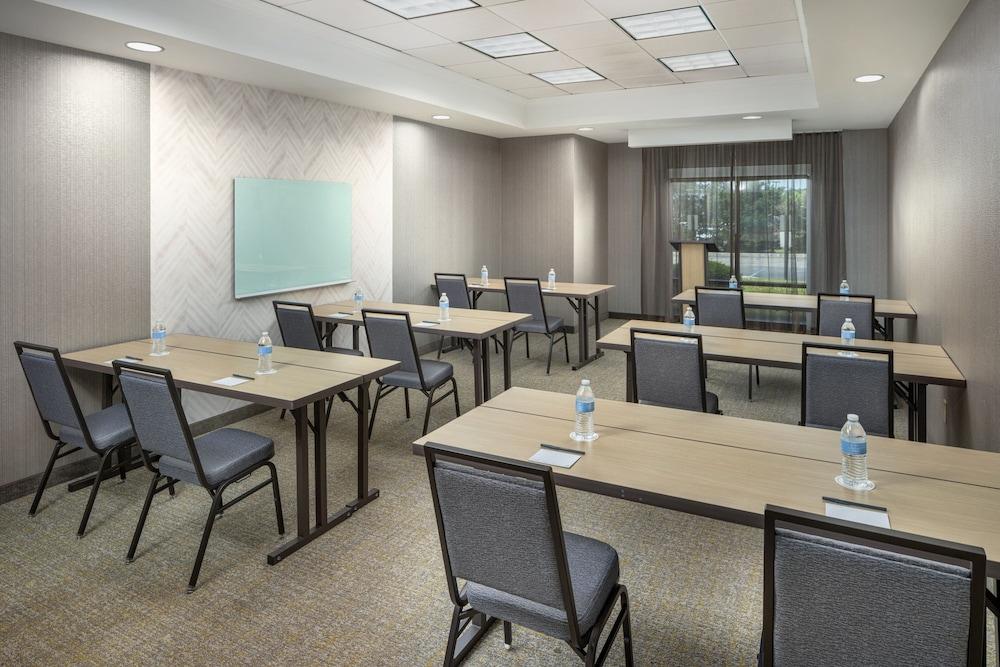 SpringHill Suites by Marriott Newark Liberty International photo 37