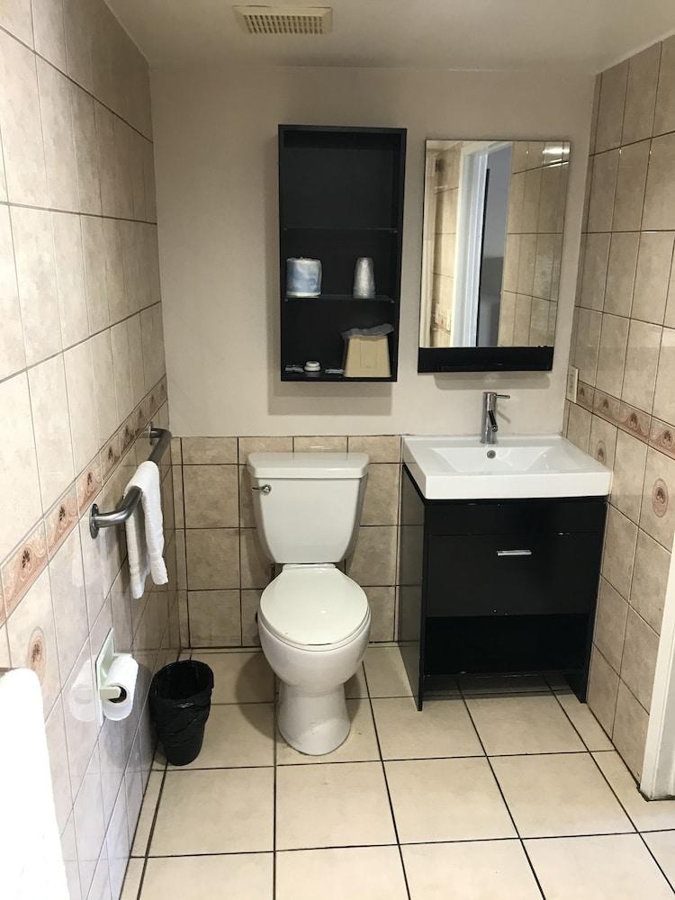 Economy Inn LAX photo 26