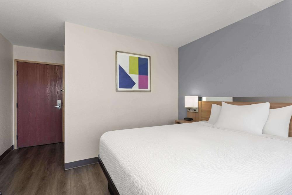 Microtel Inn & Suites by Wyndham Panama City photo 15