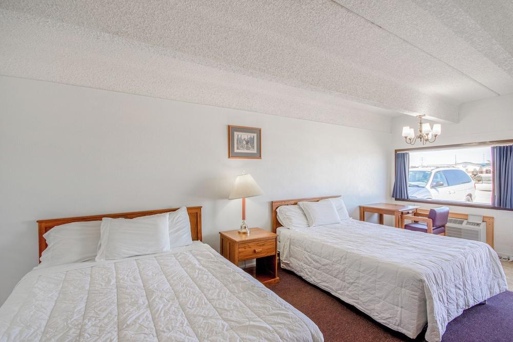 OYO Crossroads Inn photo 36