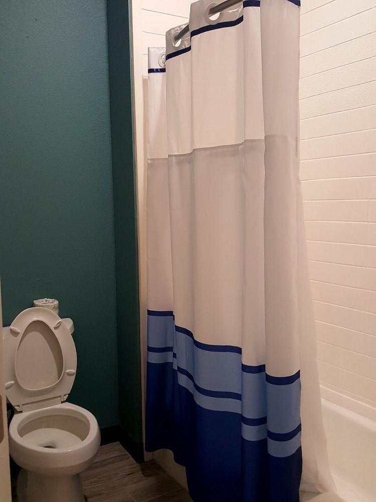 Hotel Blue - Woodlands photo 34