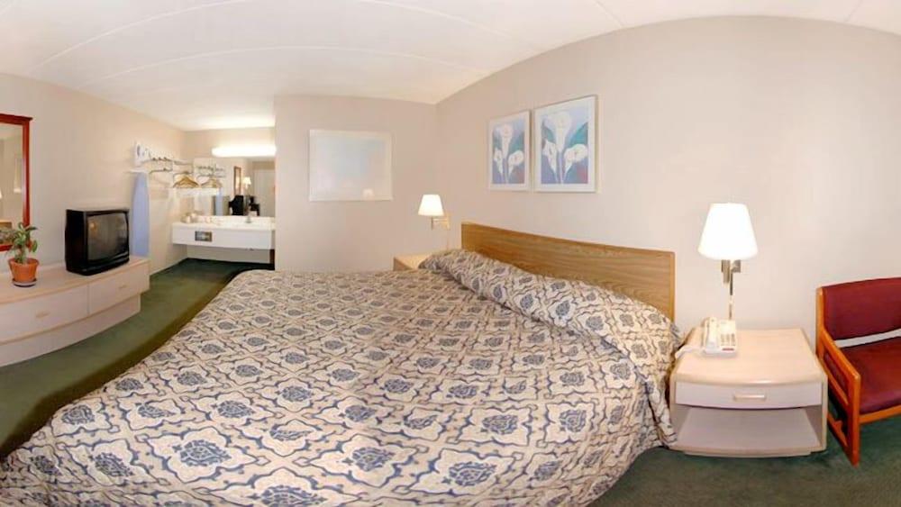Econo Lodge Franklin - Springboro photo 2