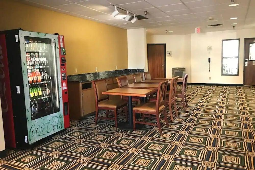 Blue Way Inn Eagan Extended Stay photo 25