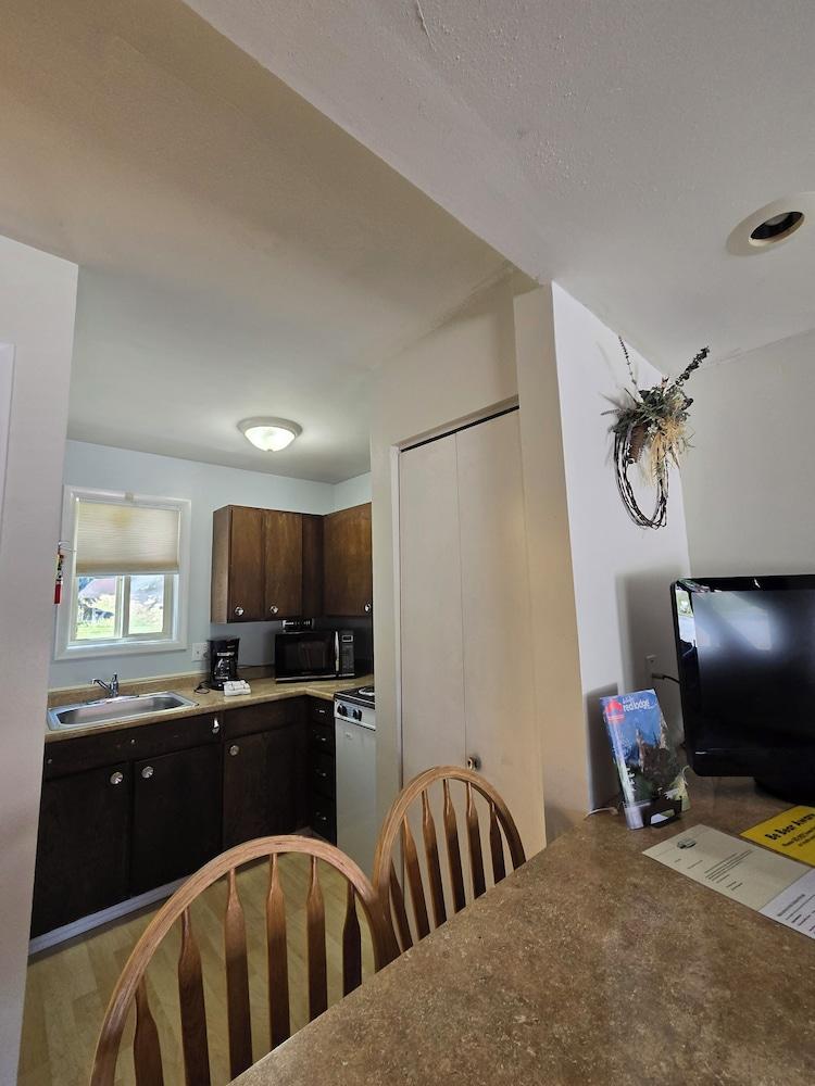 Chateau Rouge Condominiums photo 67