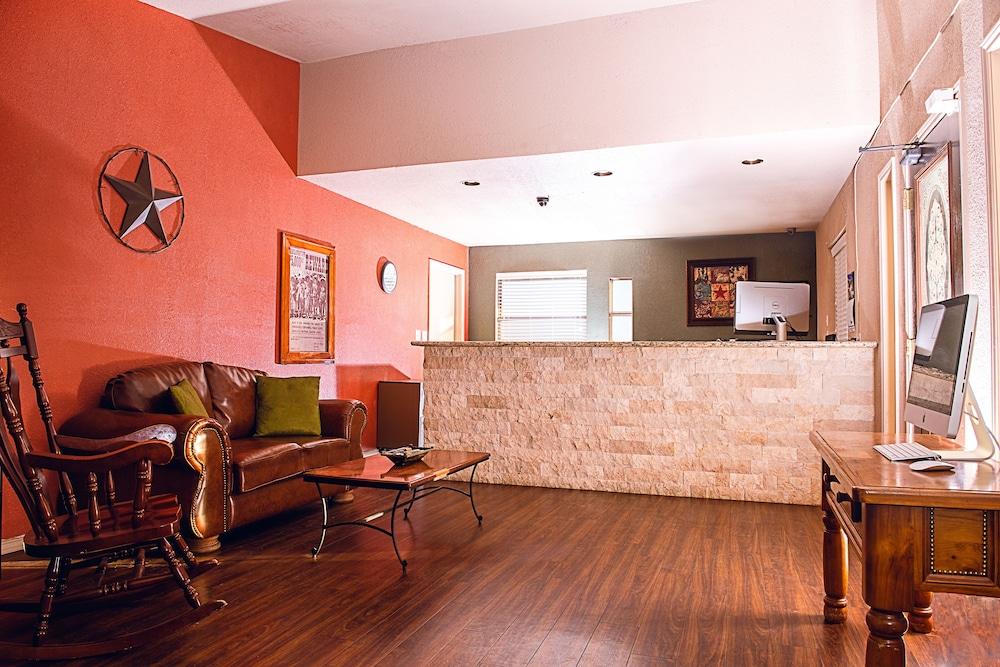 Riata Inn photo 16