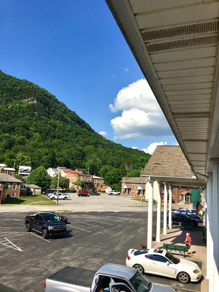 Cumberland Gap Inn photo 28