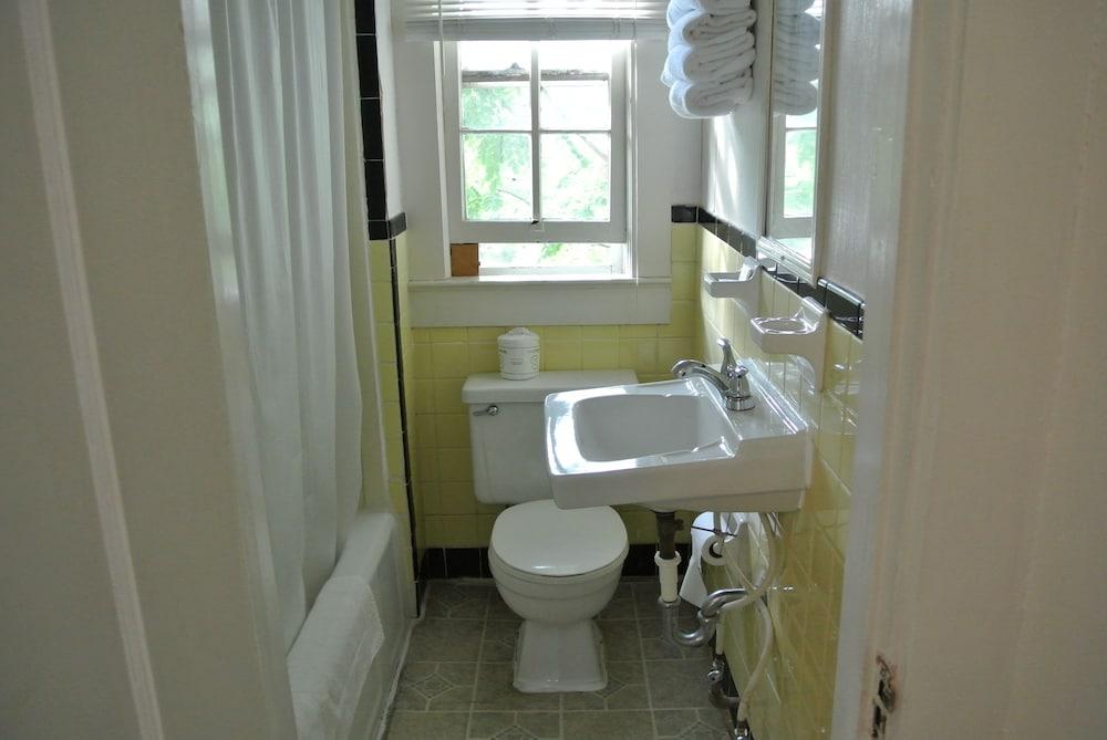 RoseWood Inn photo 20