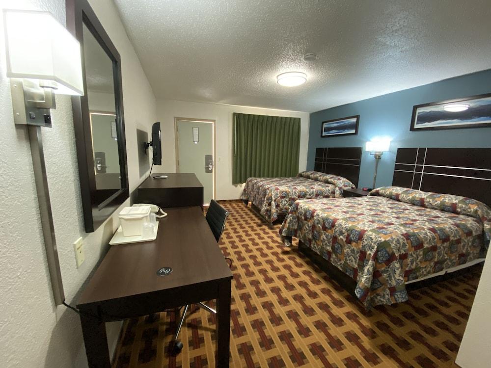 Lodge Inn photo 3