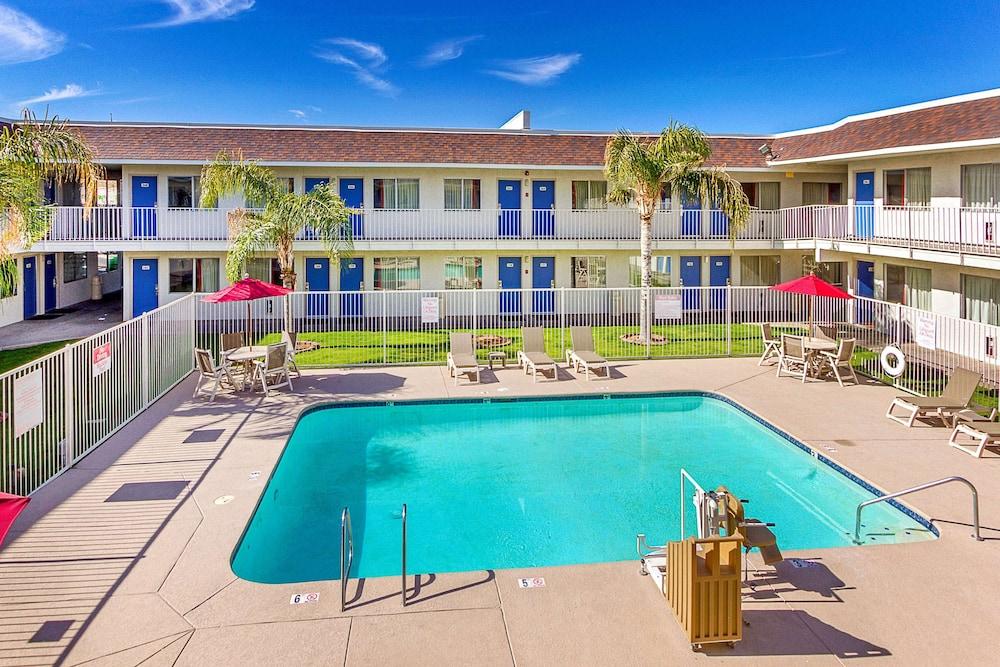 Motel 6 Phoenix North - Bell Road photo 21