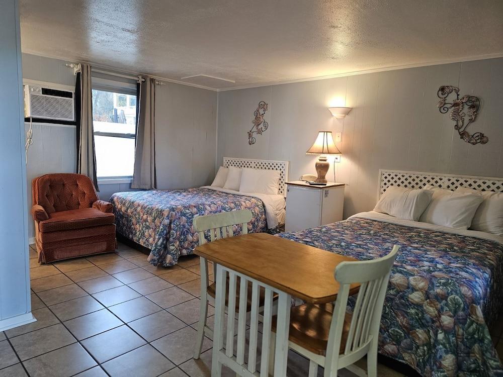 Captain's Cove Motel photo 9