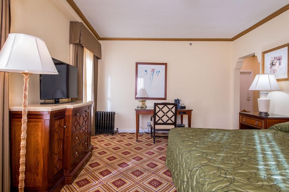 Embassy Hotel photo 23