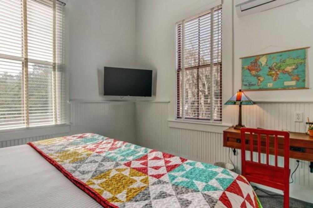 Amelia Schoolhouse Inn photo 13