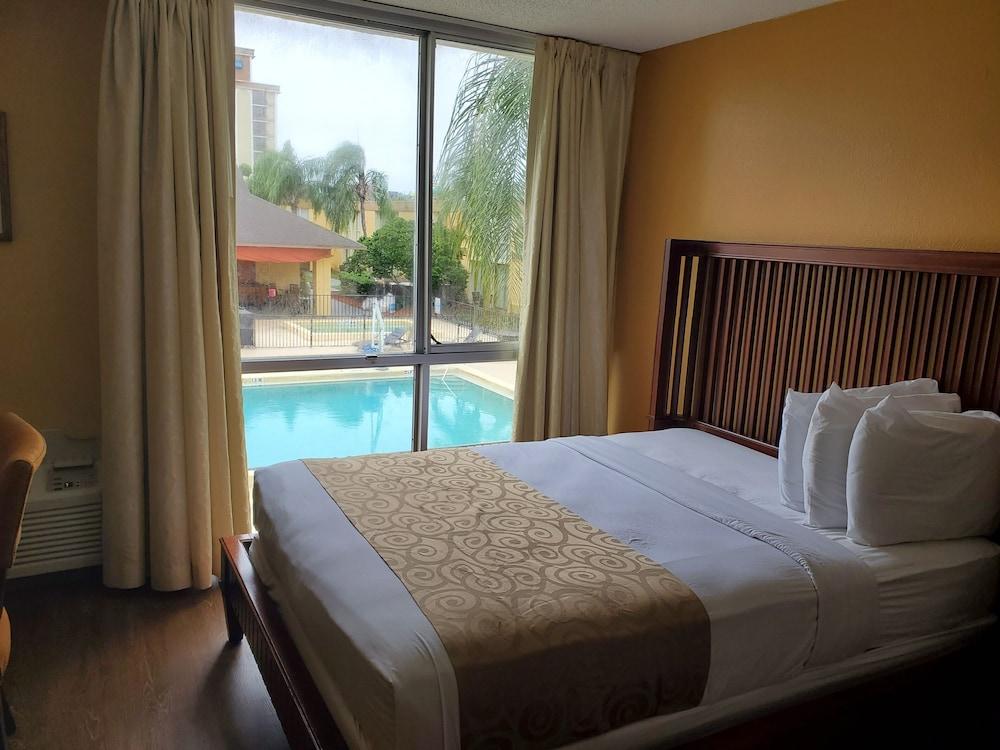 B&B Hotel Orlando International Drive Near Universal - Newly Renovated! photo 27