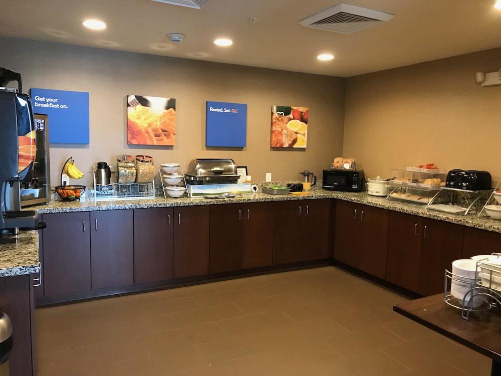 Heartland Inn and Suites photo 36
